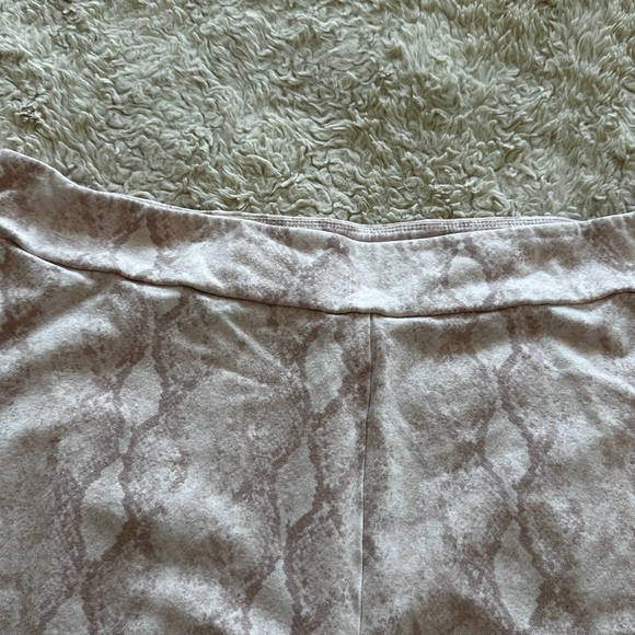 Forever 21 Pink Biker Shorts Plus Size - Picture 4 of 5